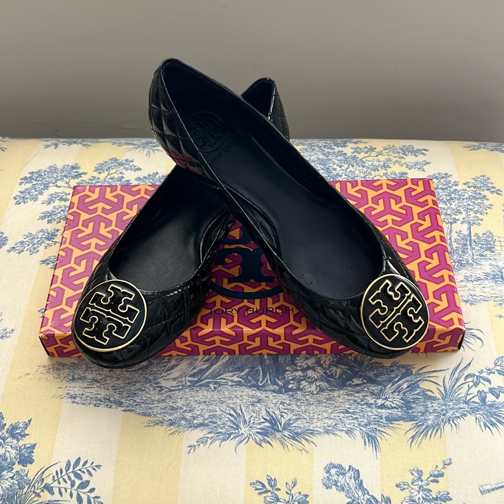 BRAND NEW NEVER WORN IN BOX TORY BURCH QUINN BALLET FLATS